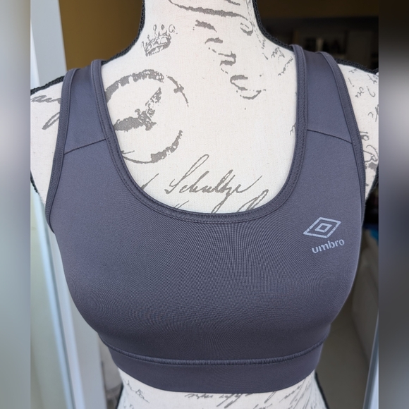Nike & Umbro Sports Bras Size Small - Picture 7 of 14
